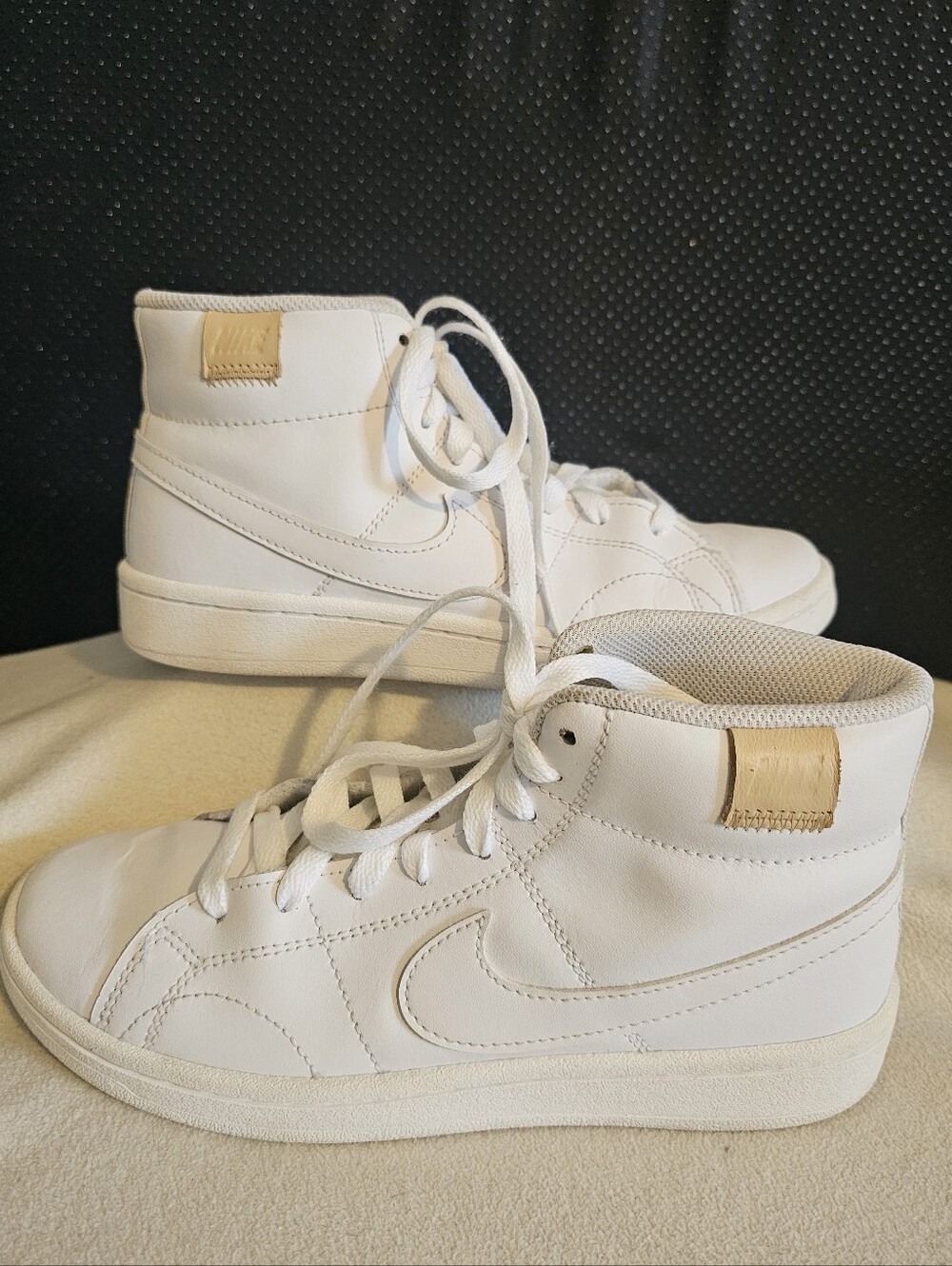 Nike Court Royale 2 Mid Womens Retro Style Leather Triple White Size 7.